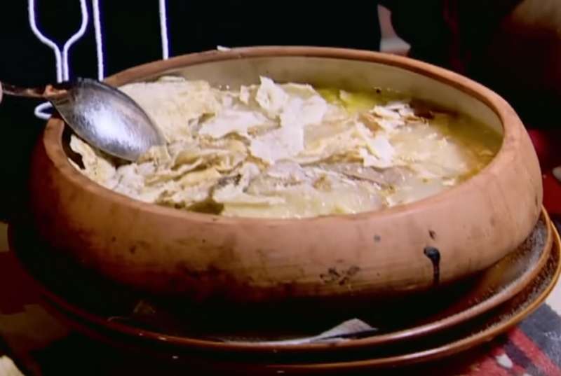  Армянский суп хаш называют «блюдом бедняков» — его варят всего из одного ингредиента и едят голыми руками