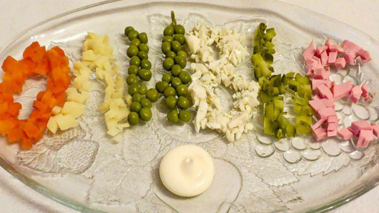  Традиционный салат оливье. Классические рецепты вкусного салата с колбасой и солеными огурцами