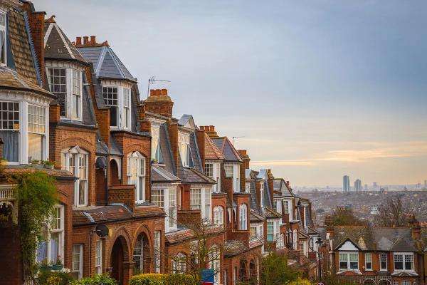 От чего зависит цена дома в Лондоне. Как устроен типичный английский дом