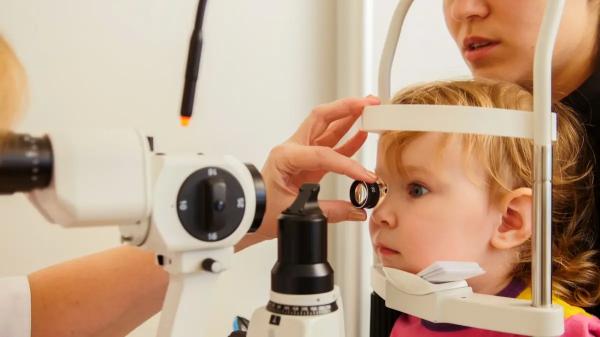 Чек-лист молодой мамы: что нужно знать о глазных патологиях у детей. Как выявить нарушения зрения у детей